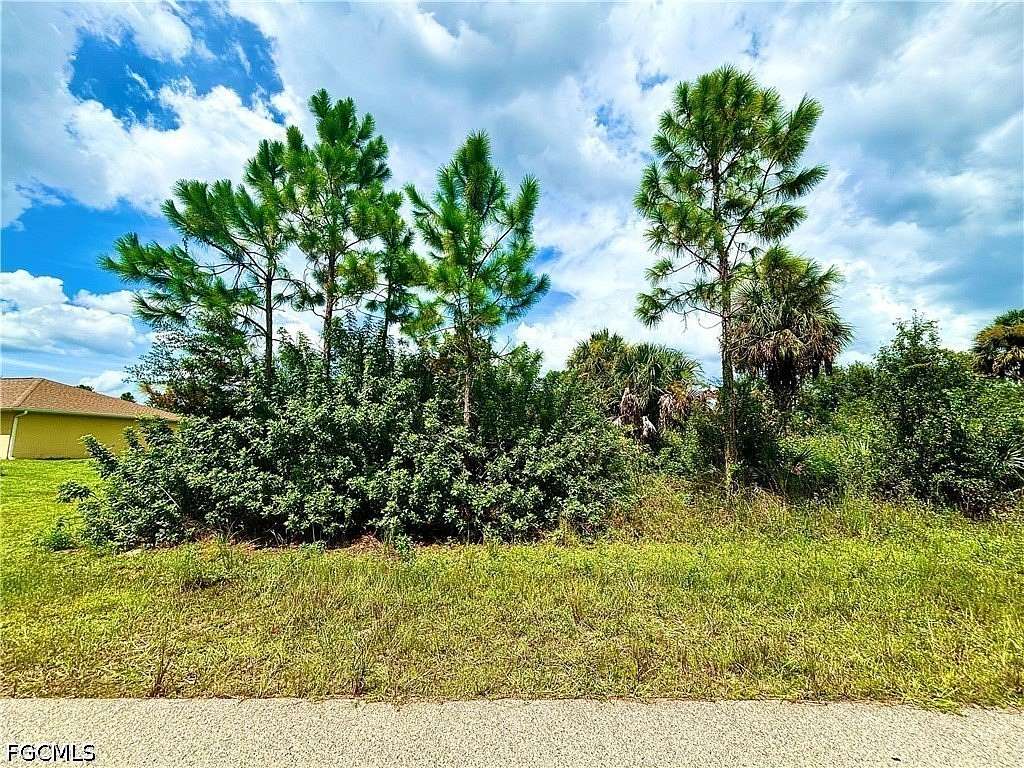 0.25 Acres of Residential Land for Sale in Lehigh Acres, Florida