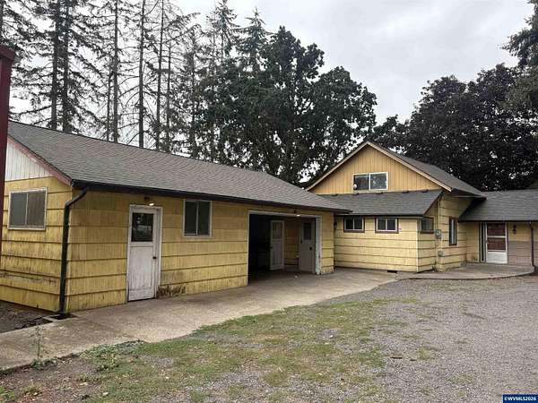 9.54 Acres of Land with Home for Sale in Aumsville, Oregon