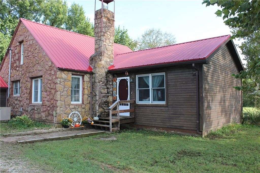 5.5 Acres of Land with Home for Sale in Pomona, Kansas