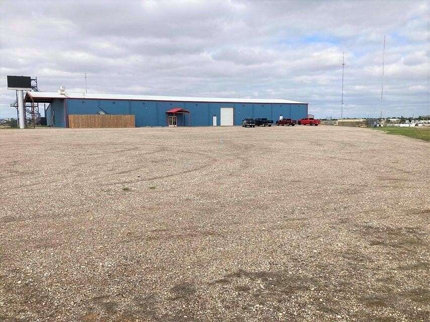 6 Acres of Improved Commercial Land for Sale in Plainview, Texas