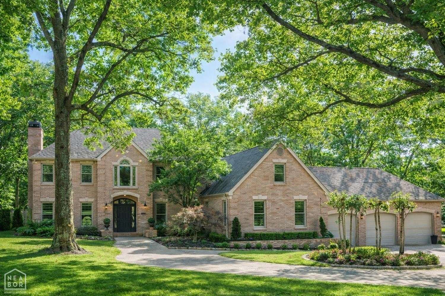 2.33 Acres of Land with Home for Sale in Jonesboro, Arkansas
