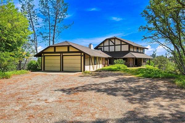 2.5 Acres of Land with Home for Sale in Red Bluff, California