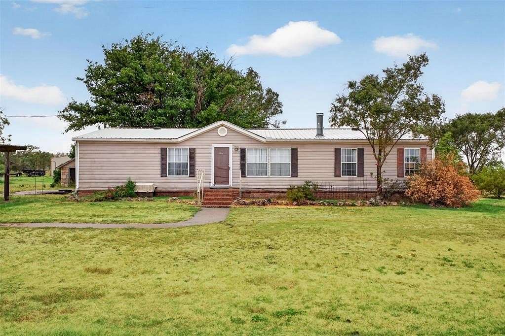 4.79 Acres of Land with Home for Sale in Sayre, Oklahoma