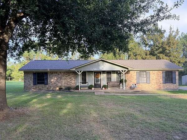 1.5 Acres of Land with Home for Sale in Lufkin, Texas