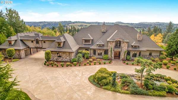 9.3 Acres of Land with Home for Sale in Troutdale, Oregon