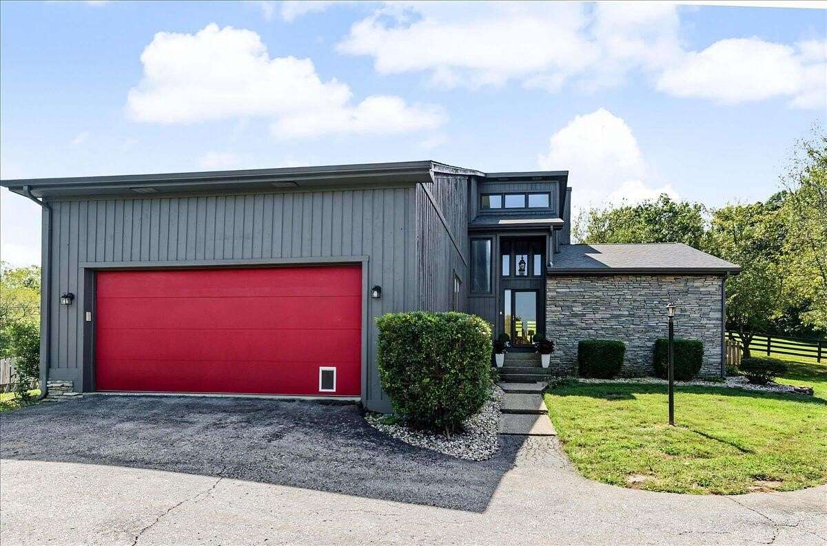 5 Acres of Land with Home for Sale in Frankfort, Kentucky