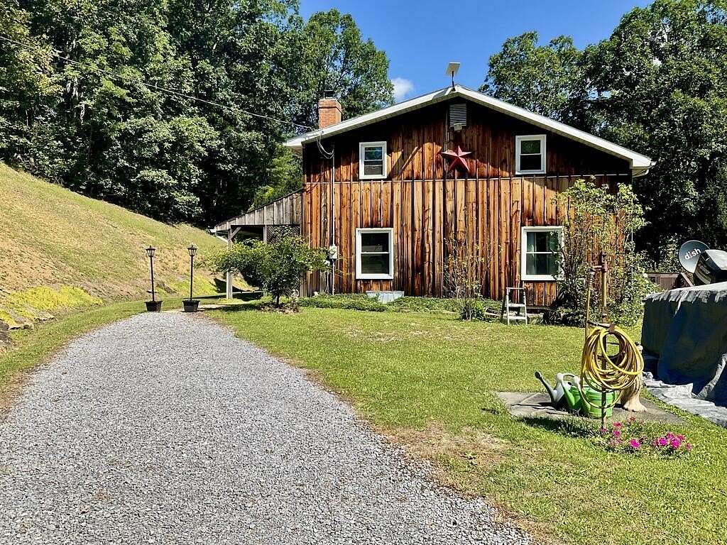 3.3 Acres of Land with Home for Sale in Hesston, Pennsylvania