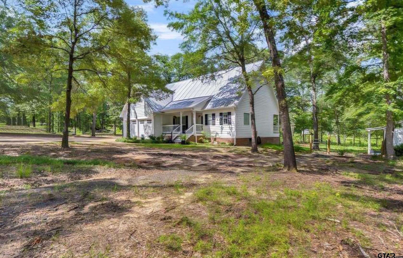 4.67 Acres of Land with Home for Lease in Lindale, Texas