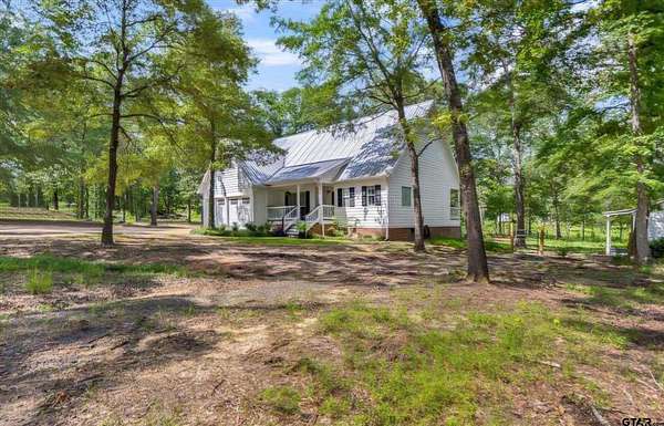 4.67 Acres of Land with Home for Lease in Lindale, Texas