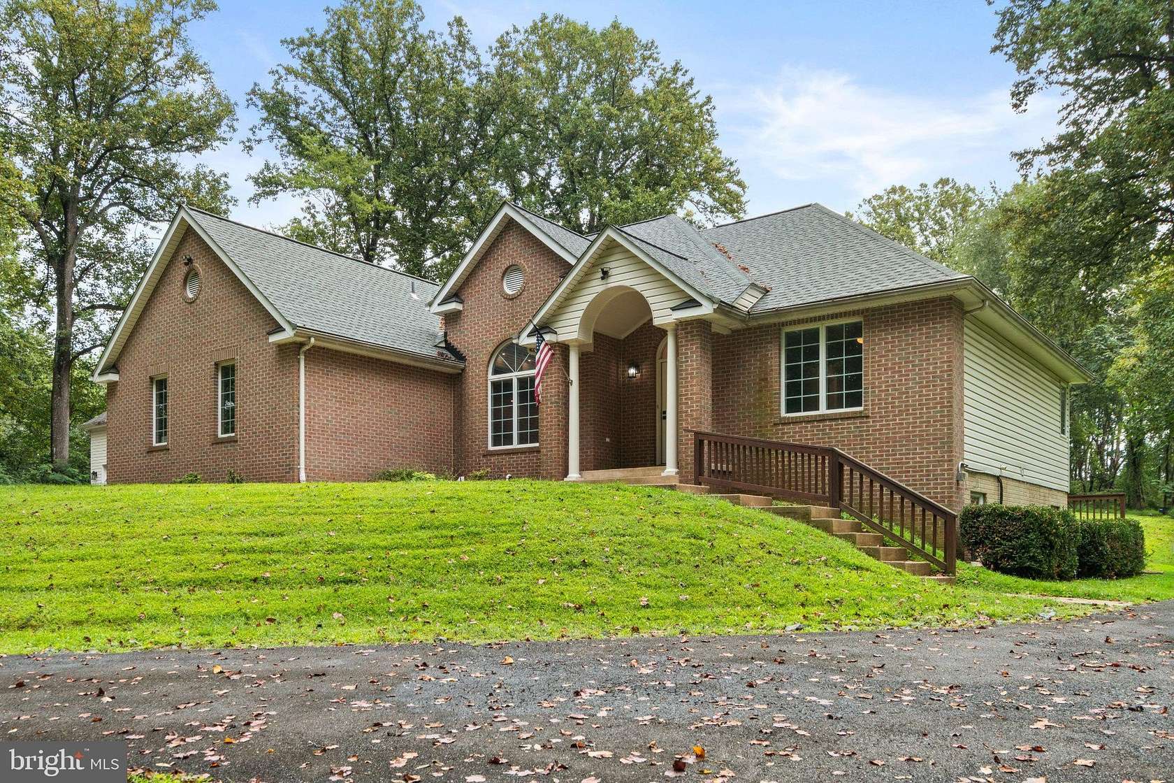 4.42 Acres of Land with Home for Lease in Leesburg, Virginia
