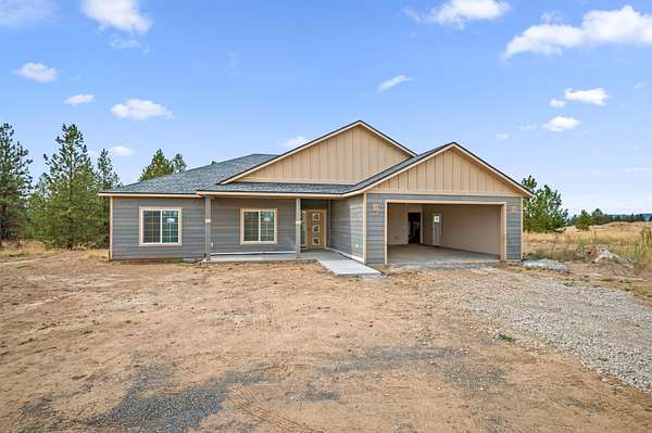 10 Acres of Land with Home for Sale in Nine Mile Falls, Washington
