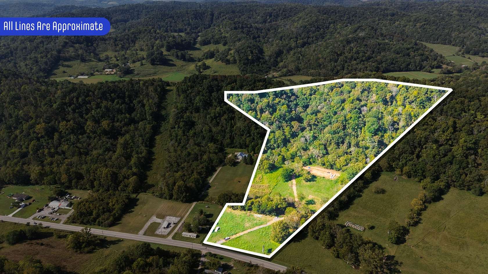 15 Acres of Land for Sale in Lafayette, Tennessee