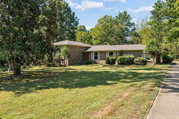 1.58 Acres of Land with Home for Sale in Franklin, Tennessee