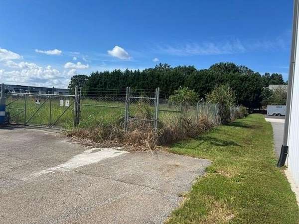 2 Acres of Commercial Land for Lease in Flowery Branch, Georgia