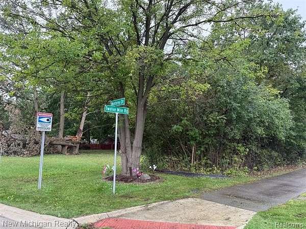 0.44 Acres of Residential Land for Sale in Southfield, Michigan