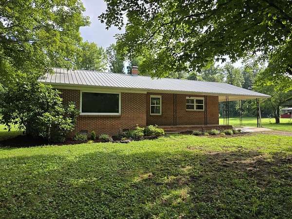 5 Acres of Land with Home for Sale in McMinnville, Tennessee