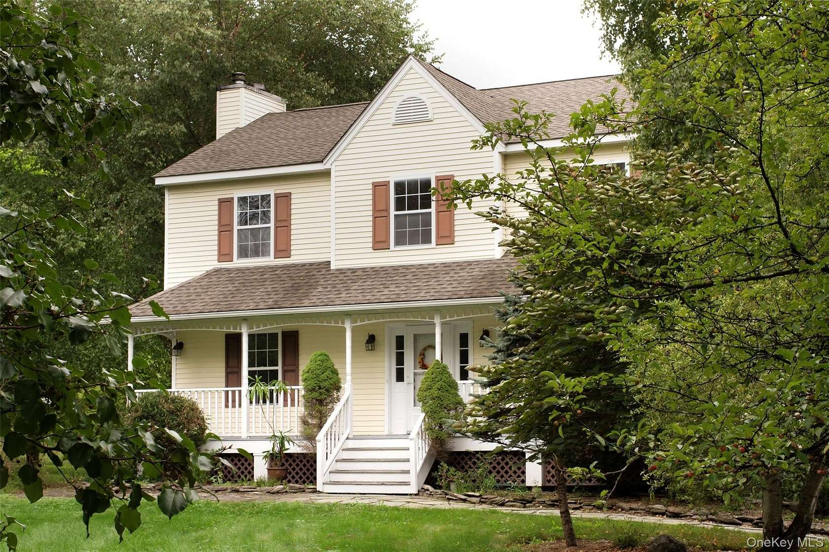 2.1 Acres of Land with Home for Sale in Gardiner, New York