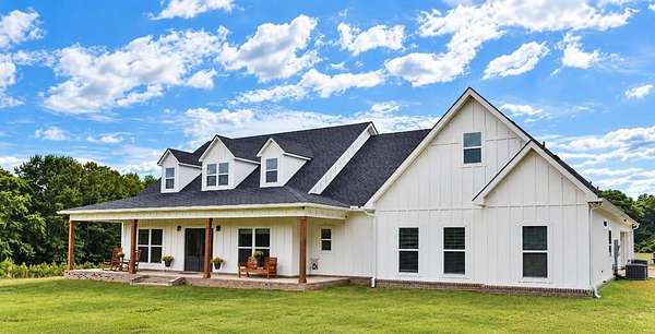 15 Acres of Land with Home for Sale in Troy, Alabama