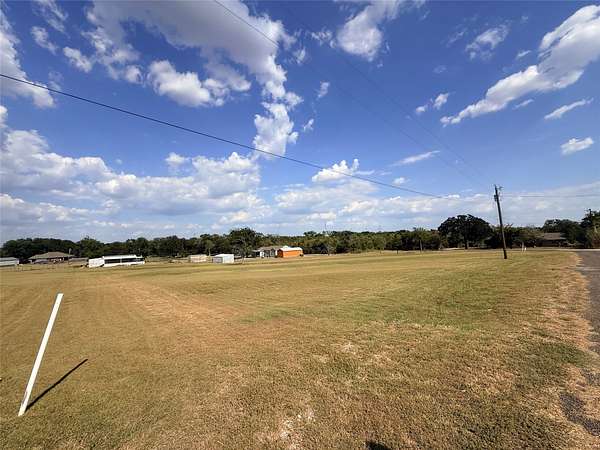 1 Acre of Residential Land for Sale in Riesel, Texas