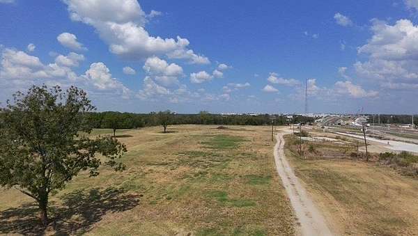 8 Acres of Commercial Land for Sale in Gainesville, Texas