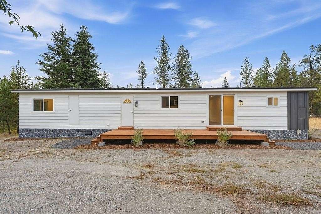 4.29 Acres of Land with Home for Sale in Elk, Washington