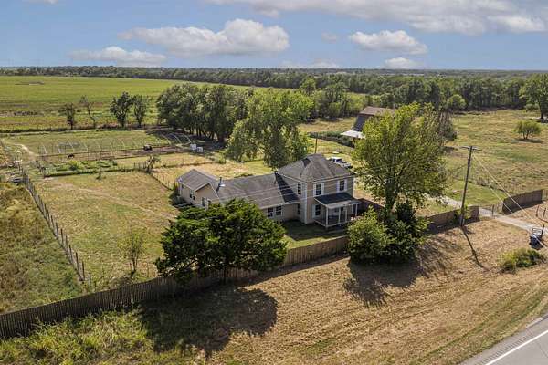 10.6 Acres of Land with Home for Sale in Geuda Springs, Kansas