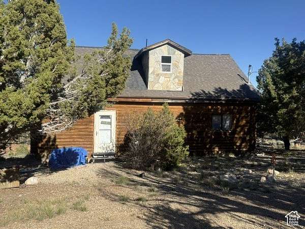 5 Acres of Land with Home for Sale in Fruitland, Utah