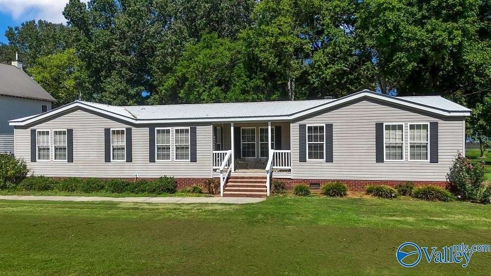 1.5 Acres of Land with Home for Sale in Guntersville, Alabama