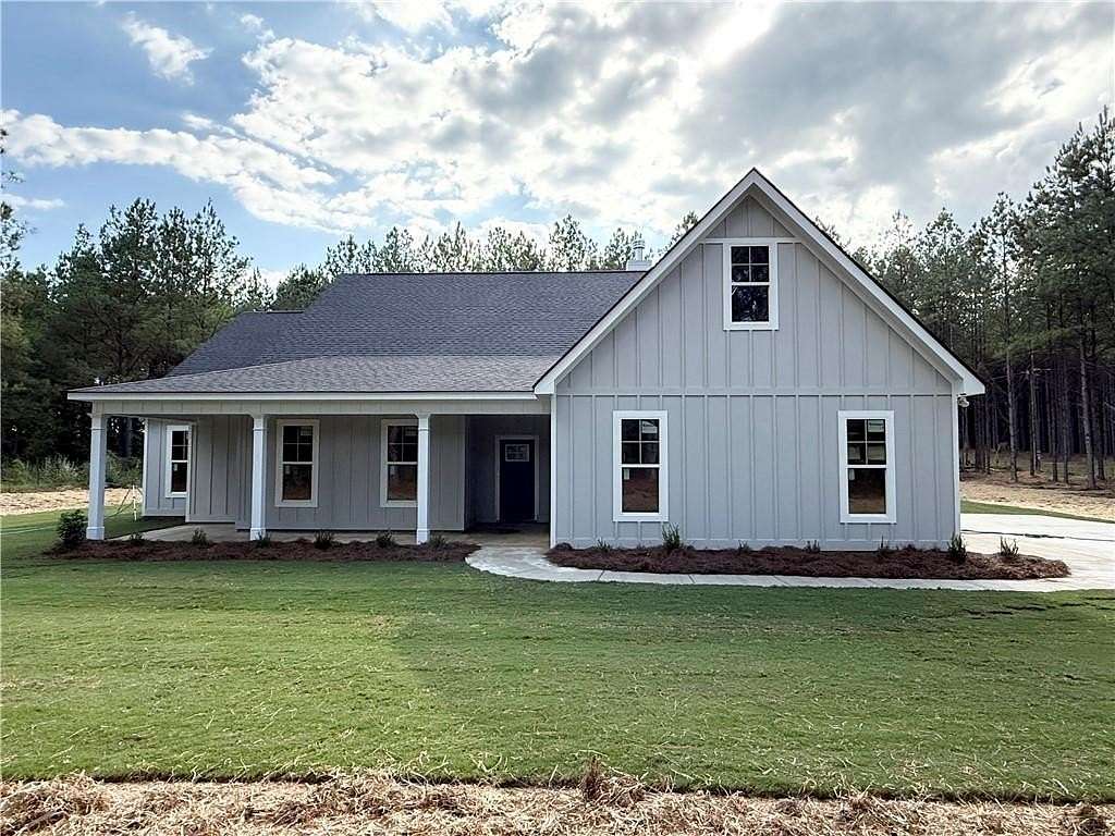 2.56 Acres of Land with Home for Sale in Salem, Alabama