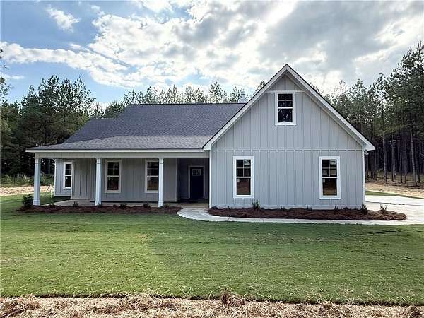 2.56 Acres of Land with Home for Sale in Salem, Alabama