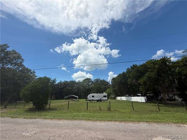 1 Acre of Land for Sale in Inglis, Florida