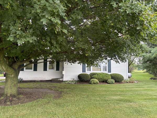6 Acres of Land with Home for Sale in Mendon, Ohio
