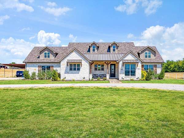 20 Acres of Agricultural Land with Home for Sale in Royse City, Texas