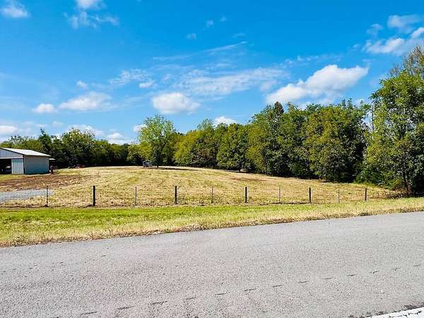 10 Acres of Land for Auction in Dunnville, Kentucky