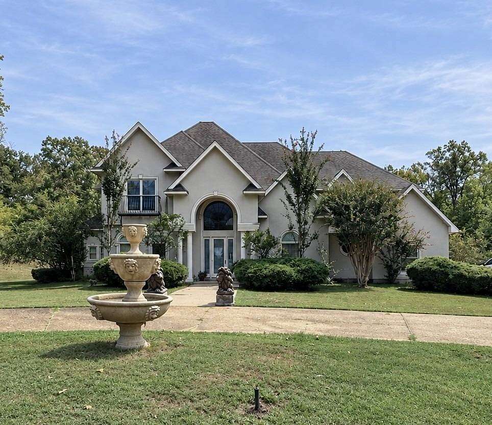 4.4 Acres of Land with Home for Sale in Grenada, Mississippi