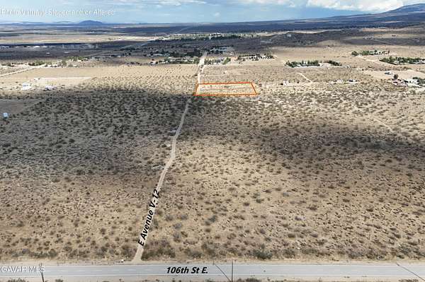 2.52 Acres of Land for Sale in Pearblossom, California