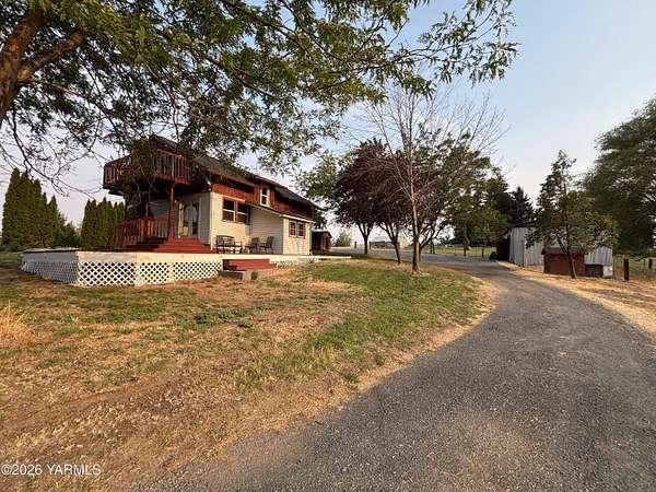 3.6 Acres of Land with Home for Sale in Selah, Washington