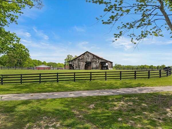 21 Acres of Land for Sale in London, Kentucky