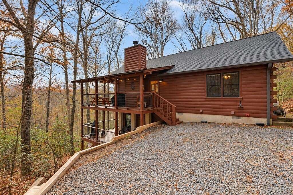 4.65 Acres of Land with Home for Sale in Ellijay, Georgia