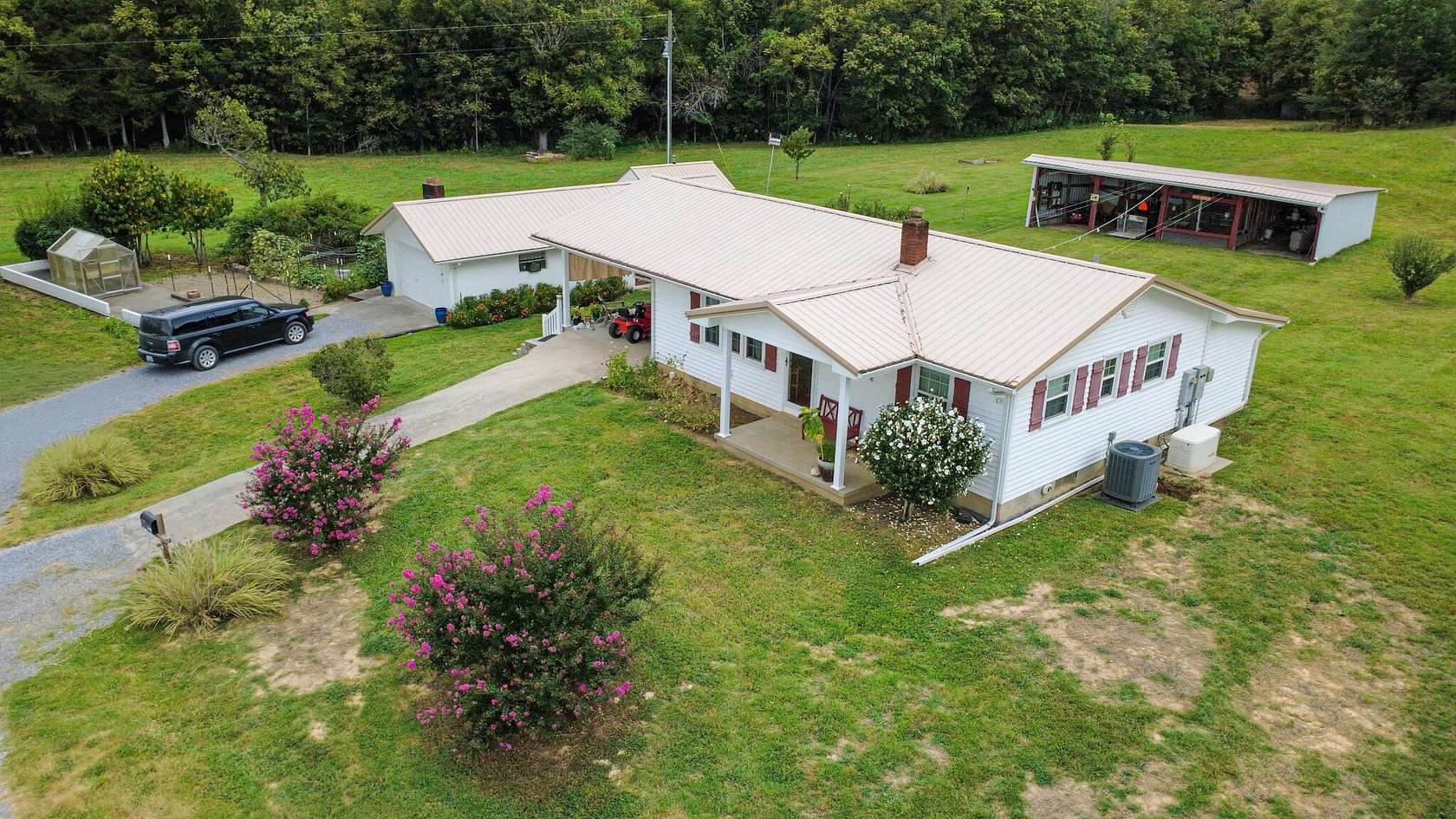 15.6 Acres of Land with Home for Sale in Jamestown, Kentucky