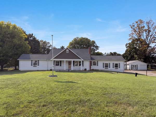 2.6 Acres of Land with Home for Sale in Clarksville, Tennessee