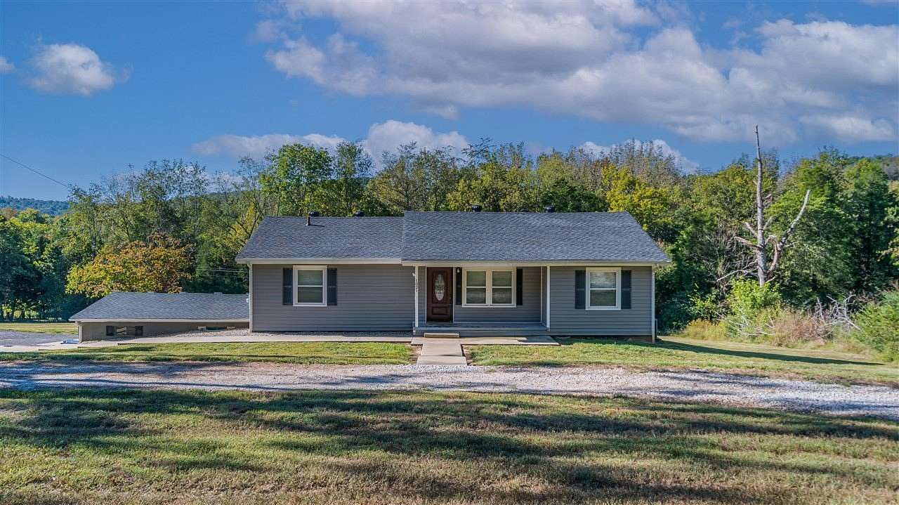 2.72 Acres of Land with Home for Sale in Bowling Green, Kentucky