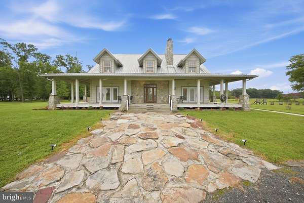 11.3 Acres of Land with Home for Sale in Leesburg, Virginia