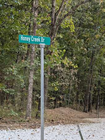 7 Acres of Residential Land for Sale in Strafford, Missouri