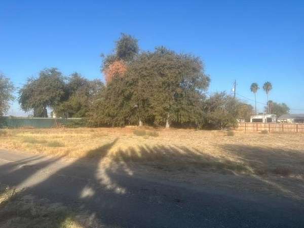0.66 Acres of Residential Land for Sale in Firebaugh, California