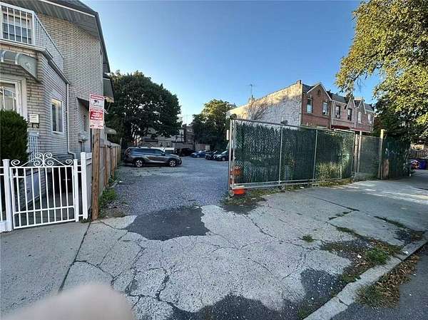 0.13 Acres of Residential Land for Sale in Brooklyn, New York