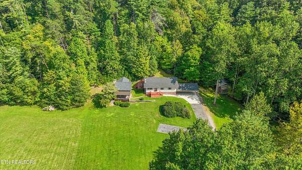 14 Acres of Land with Home for Sale in Clinton, Tennessee