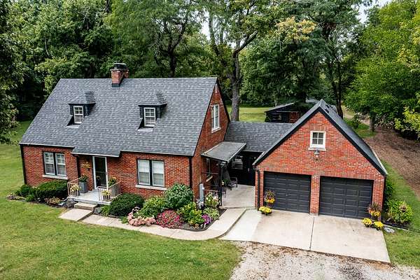 5.55 Acres of Land with Home for Sale in Homer Glen, Illinois