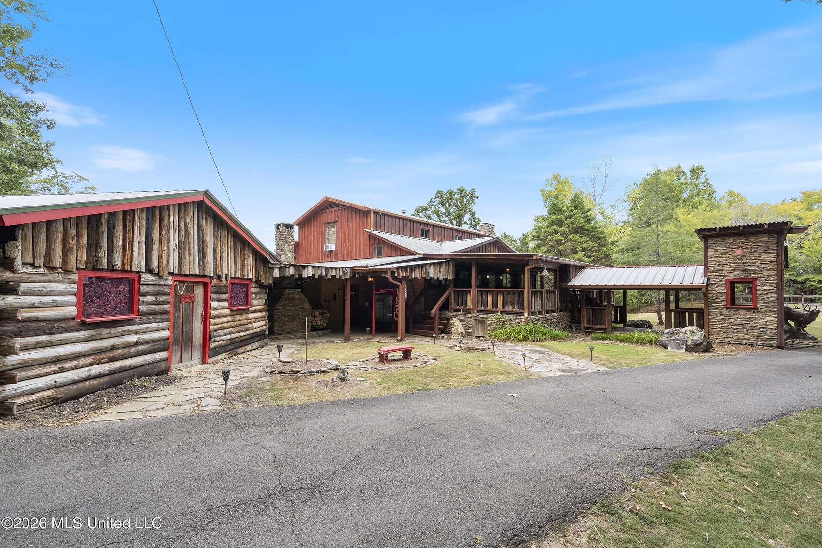 130 Acres of Recreational Land with Home for Sale in Crenshaw, Mississippi
