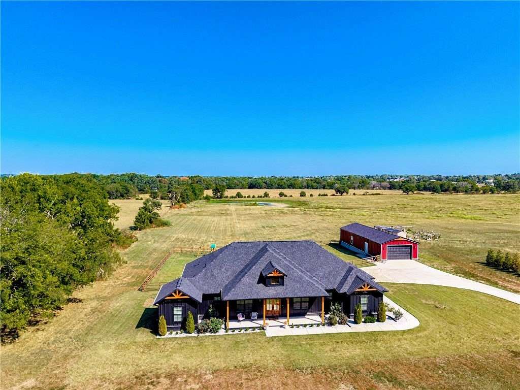 6 Acres of Land with Home for Sale in Farmington, Arkansas